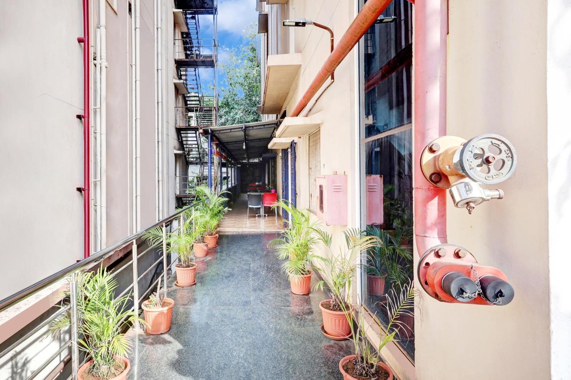 Super Collection O Dabagardens Near Beach Road Visakhapatnam Exterior foto